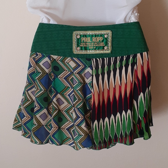 Breezy Bali Silk Shorts - Picture 3 of 7